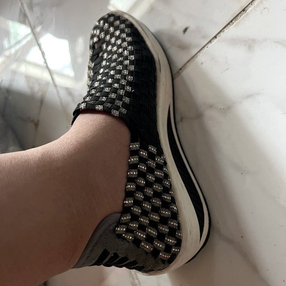 Shoes - Picture 4 of 7